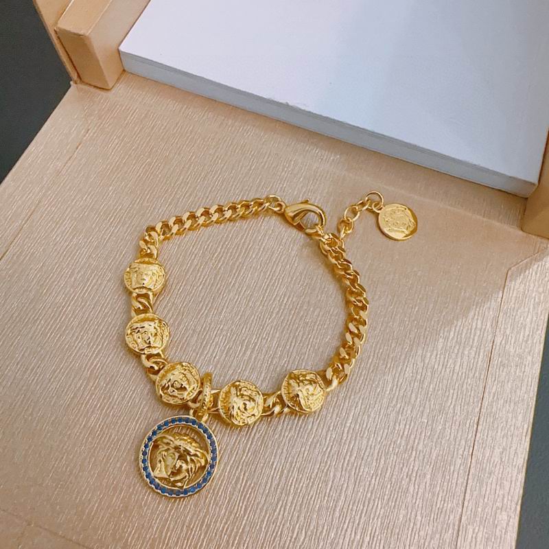 Versace bracelet lyx346